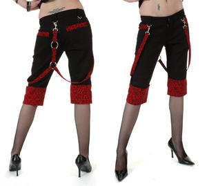 PANTALON CORTO CON LEOPARDO